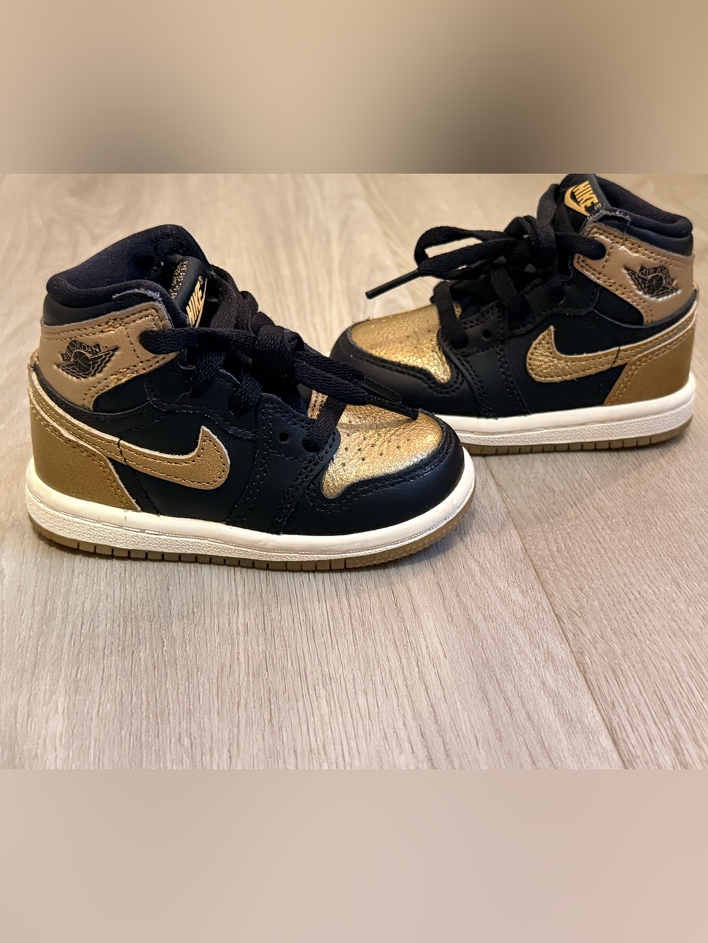 Jordan 1 Retro High OG (TD) In Metallic Gold Size 5c, FD1413-071 , EUC